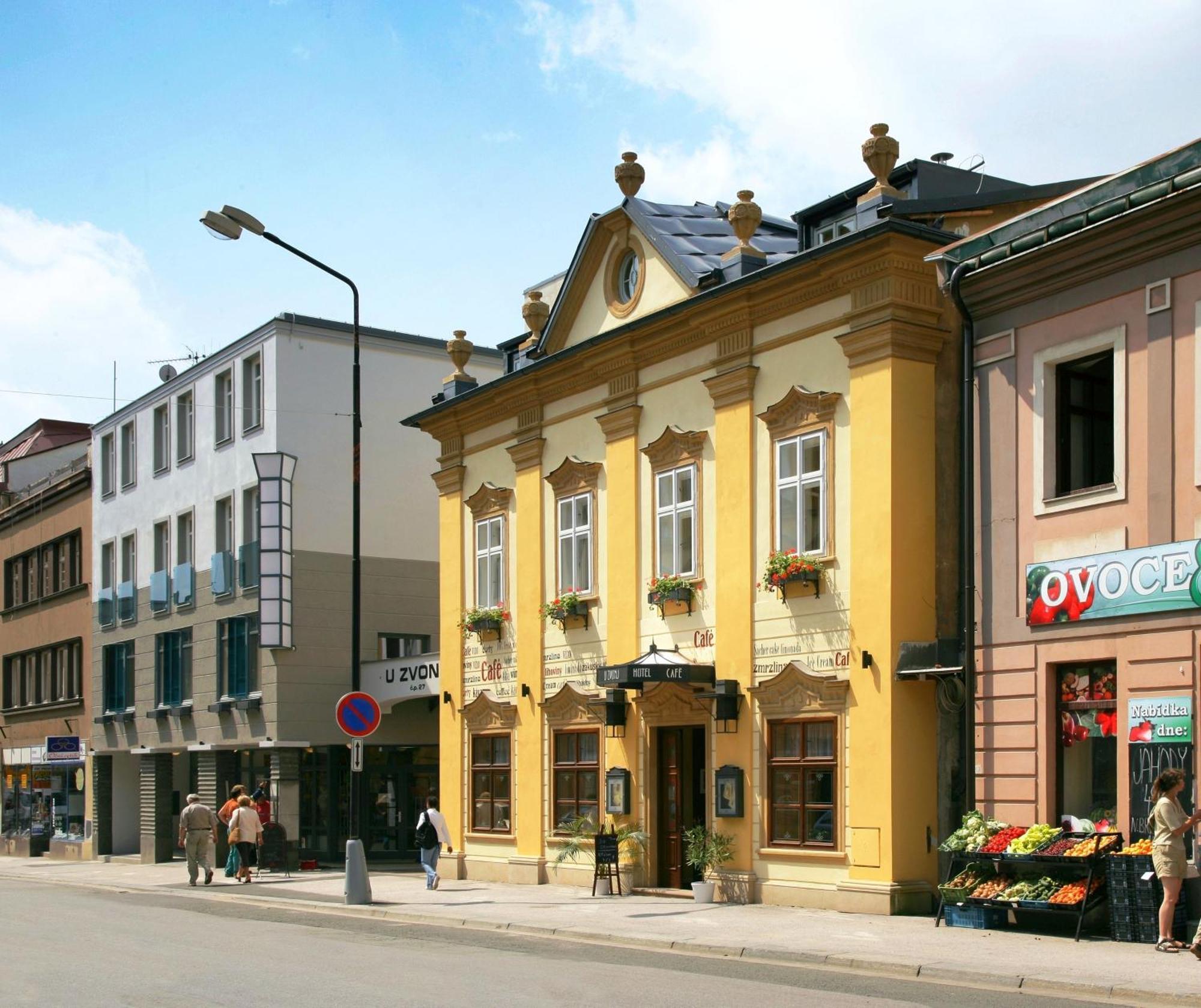 Hygge Hotel U Zvonu Врхлабі Екстер'єр фото